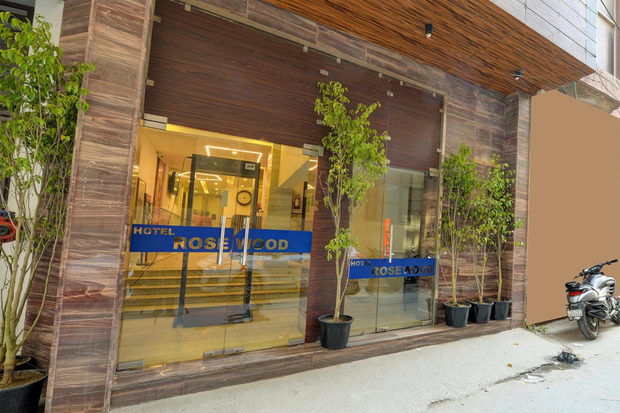 Rosewood Suites A Family Hotel Near Delhi Airport Nové Dillí Exteriér fotografie